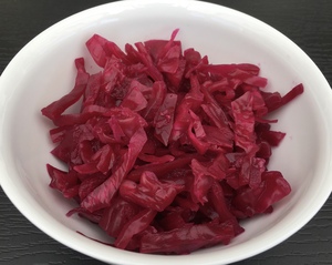 Rød sauerkraut med fennikel og løg