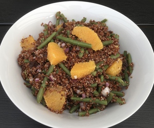 Quinoa- og bønnesalat