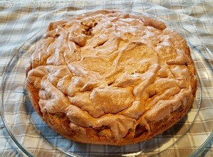 Pære/æble kage med makrontopping