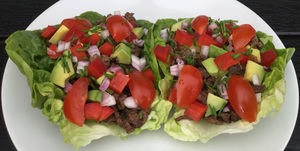 Salattacos med kødfyld
