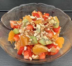 Frugtsalat med appelsin og jordbær