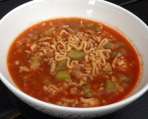 Spicy nudelsuppe
